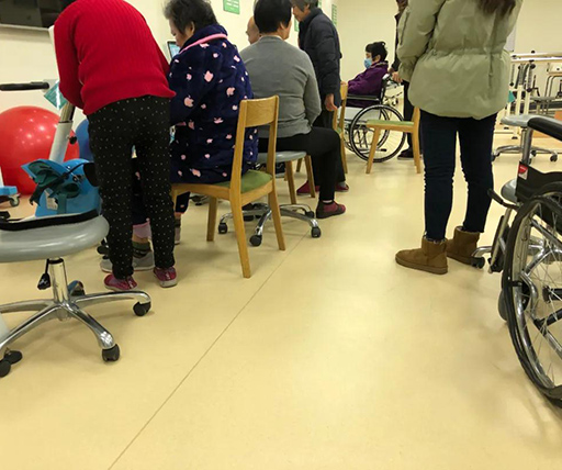 騰方防滑PVC塑膠地板，減少意外滑倒