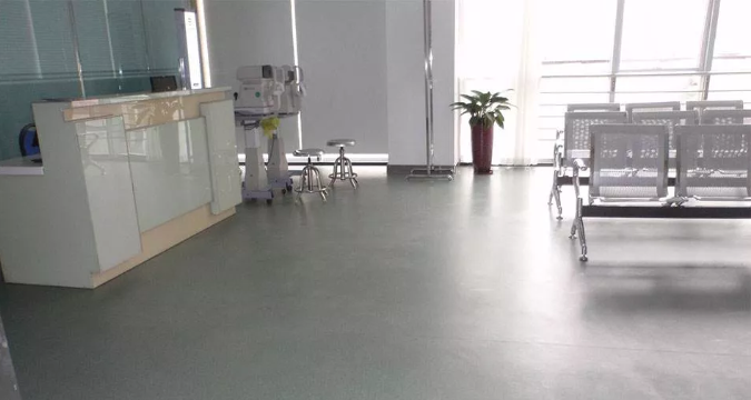 PVC全同質(zhì)透心地板和半同質(zhì)透心地板有什么不同？