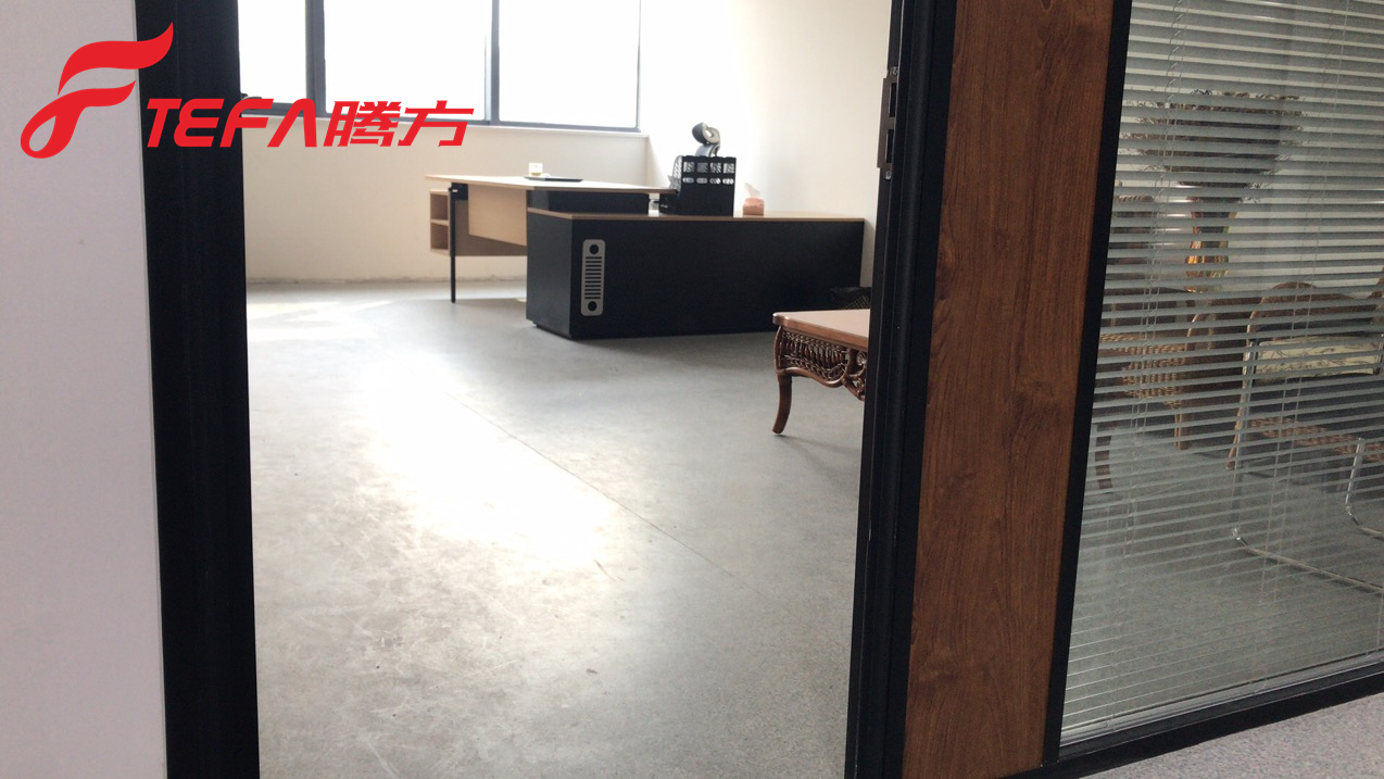 PVC地板、瓷磚、木地板，哪個(gè)商用比較好【騰方PVC地板】